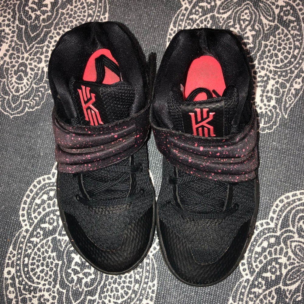 Kyrie Irving Boys Nike Sneakers-Size 12